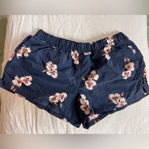 Patagonia Women's Barely Baggies Shorts - 2½" Navy and White Floral Pattern